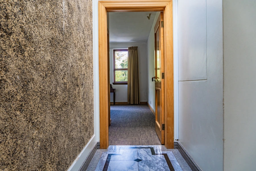 10 Bedroom Property for Sale in Bishopscourt Western Cape